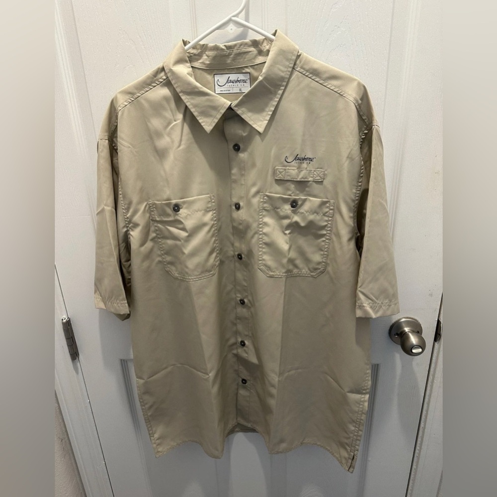 Jawbone Short-Sleeve Fishing Shirt (Feather gray color per tag)